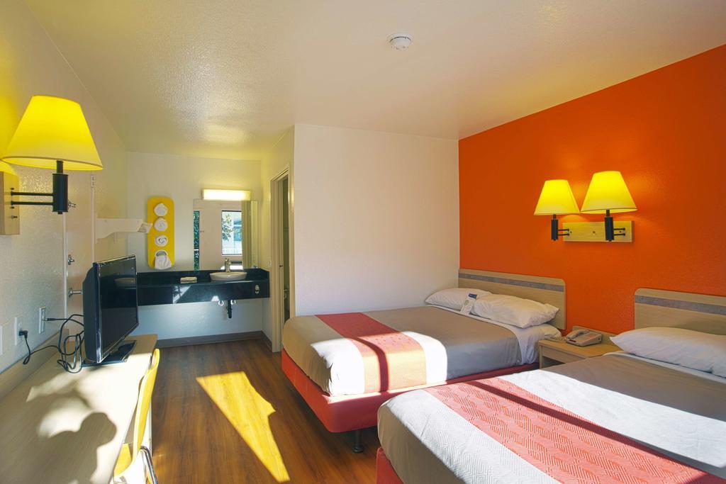 North Charleston Lodge Екстер'єр фото